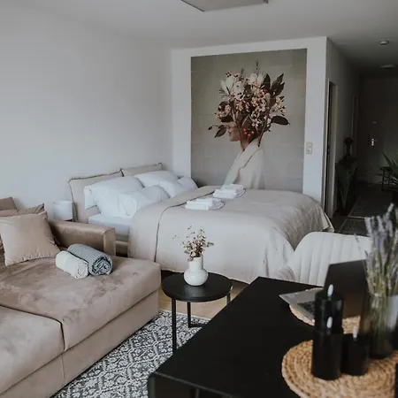 Uniq Zum Wohlfuehlen Mit Weserblick Und Balkon In Toplage Brémy