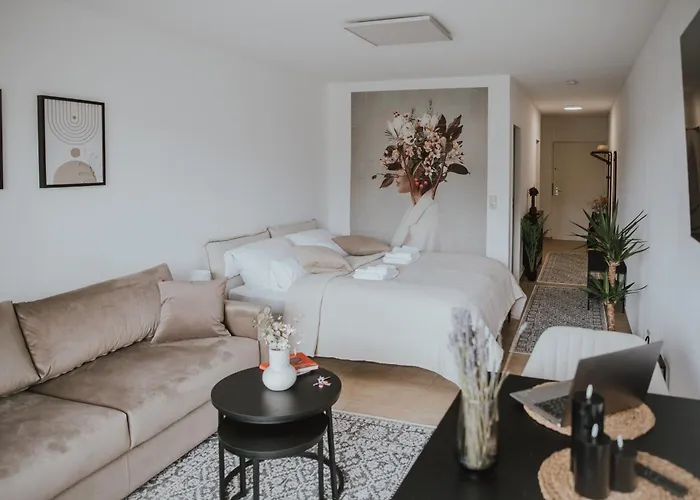 Uniq Zum Wohlfuehlen Mit Weserblick Und Balkon In Toplage Апартаменты Бремен