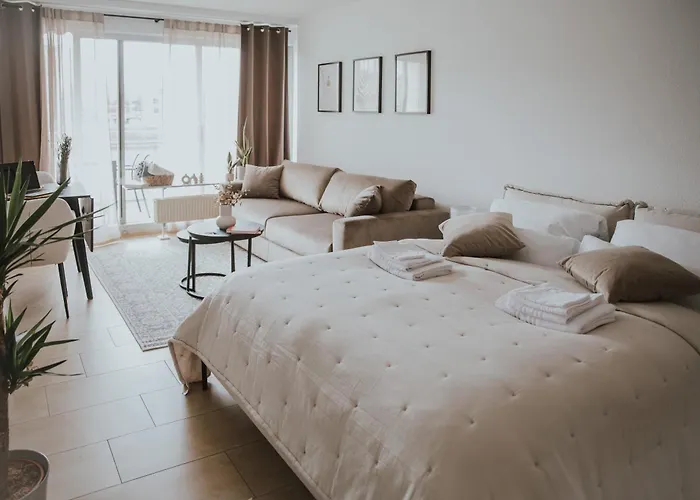 Uniq Zum Wohlfuehlen Mit Weserblick Und Balkon In Toplage ブレーメン