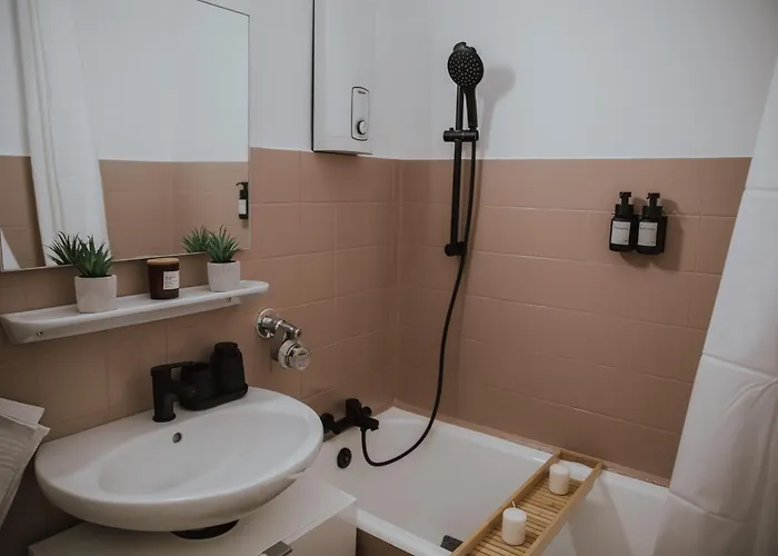 Uniq Zum Wohlfuehlen Mit Weserblick Und Balkon In Toplage アパート ブレーメン