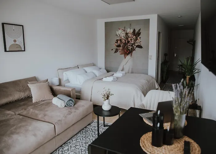 Uniq Zum Wohlfuehlen Mit Weserblick Und Balkon In Toplage ブレーメン